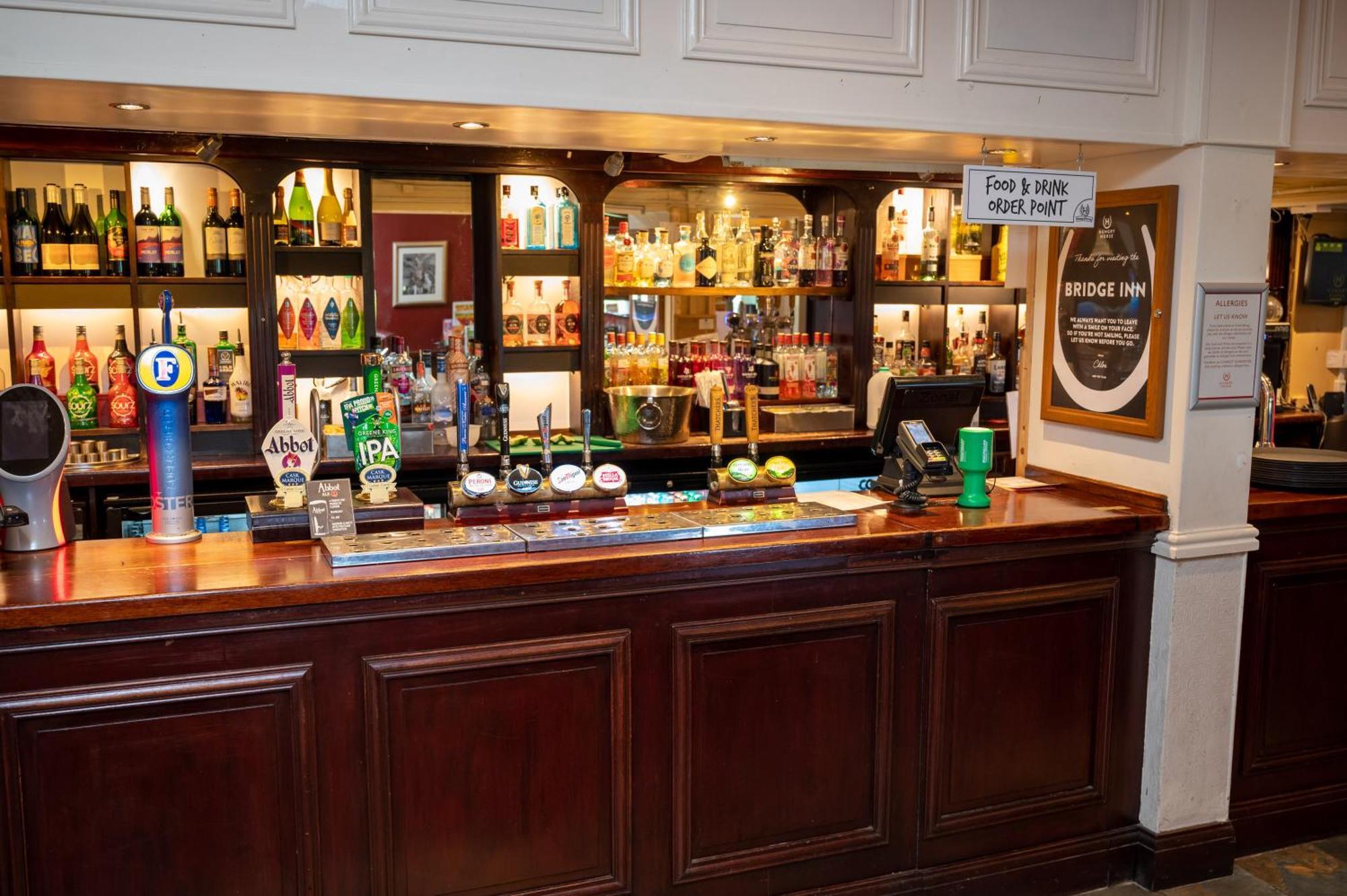 Bridge Inn คลีฟดอน ภายนอก รูปภาพ