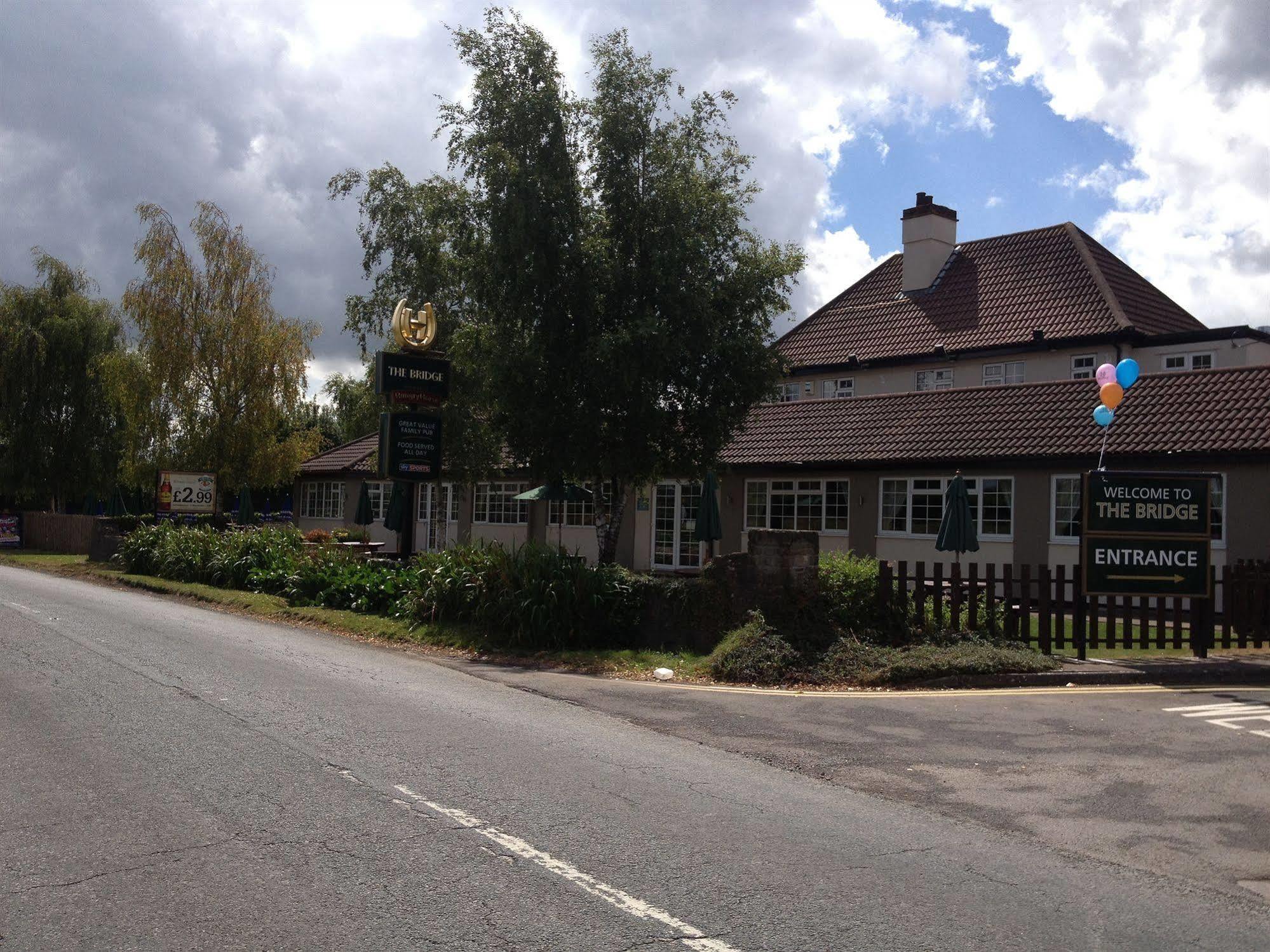 Bridge Inn คลีฟดอน ภายนอก รูปภาพ